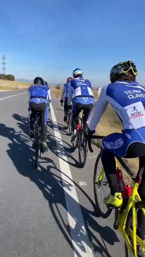 Es importante saber el objetivo de cada sesión de entrenamiento para poder optimizar el rendimiento.
No es ir a tope, sino respetar los ritmos de cada sesión. 

#ConsejoDeEntrenamiento 
<a href="/claveriaricardo/">RICARDO CLAVERIA</a> 
<a href="/TeamClaveria/">TeamClavería</a>