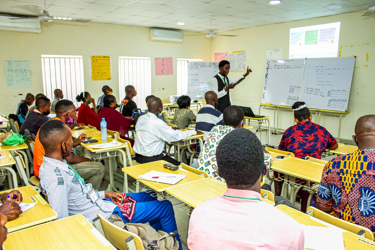 efetinks's tweet photo. Edo state has not recruited teachers en masse since 2008. This is the second time in the administration of @GovernorObaseki that teachers are being recruited en mass to ensure that we no longer suffer shortage of teachers in our schools. #EdoSocialWellbeing #ObasekiProject https://t.co/DgEMXRbe0A