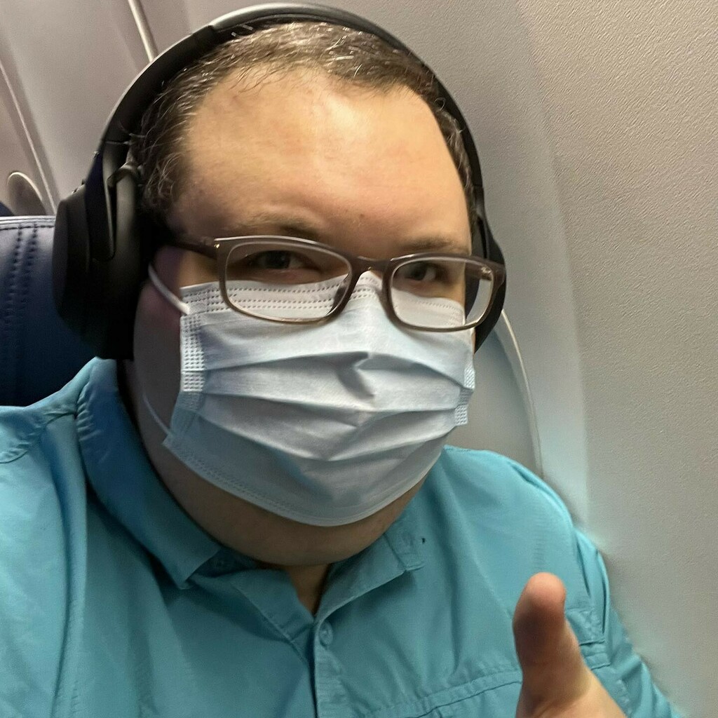 anthonysb's tweet photo. Early morning flight to go help a ministry in Florida! Blessed to be able to do what I do, but I’m going to miss @kirstielauren14 and our baby a ton! #ministry #marketing #flight #mask #flying https://t.co/NzQSVyCPlJ https://t.co/paos9laBjQ