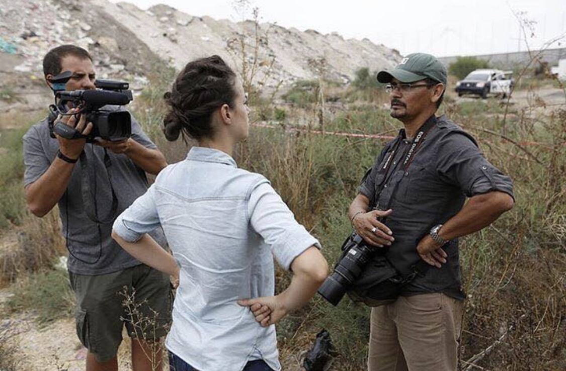 El fotoperiodista Margarito Martínez ha sido asesinado en #Tijuana. Trabajamos con él en 2017 y era un auténtico crack. Que la tierra te se leve, MM! raiplay.it/video/2017/11/…