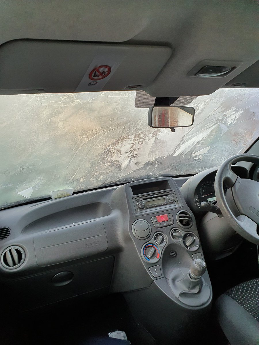 SurreyRoadCops's tweet image. Would you believe it… 😡🤯

One of our Casualty Reduction Officers (CRO) stopped the driver of this car this morning.

She didn’t understand why she was reported for an offence. 🤯