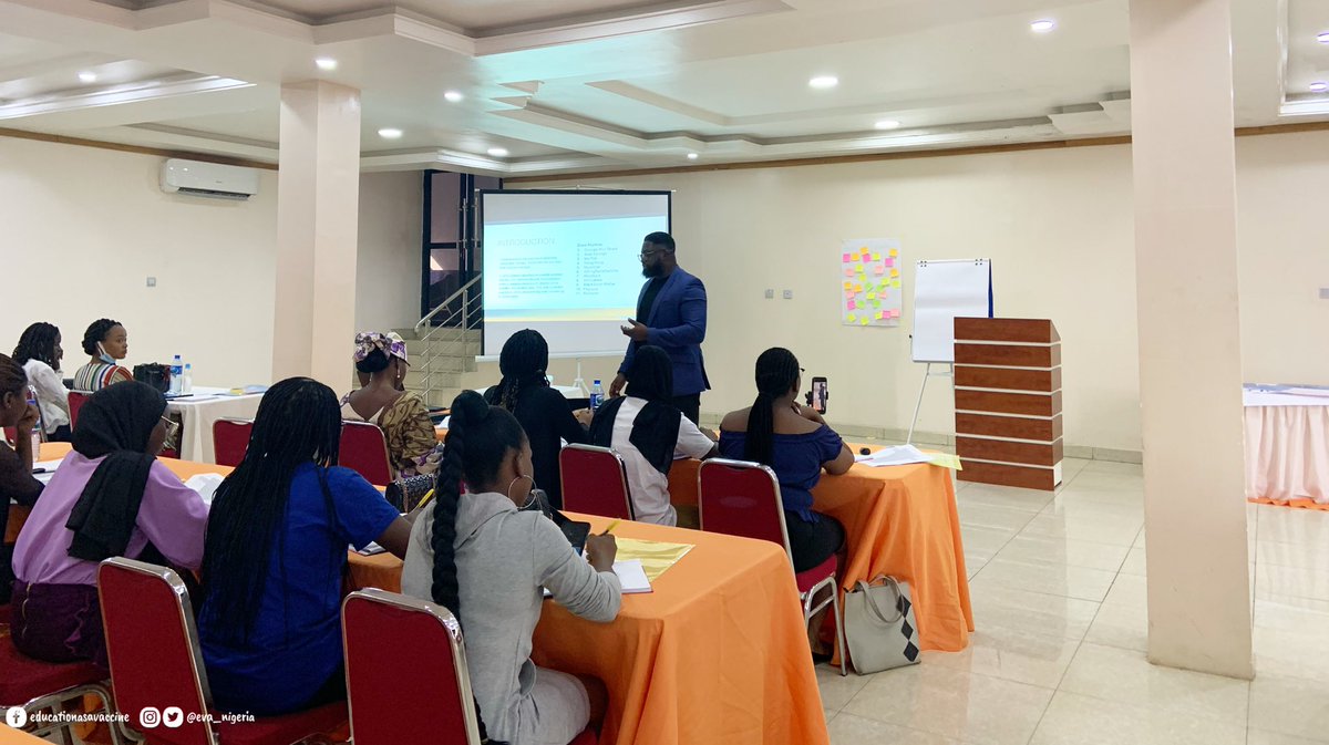EVA_Nigeria's tweet photo. Day 2
Digital rights workshop for female campus journalists on the #SafetoSurf project
@AndyMadaki is sharing digital security tips that our campus journalists can practice to ensure their safety, protect their data, and interact on the internet without risk.
Cc @luminategroup https://t.co/QdpkHpzPeL