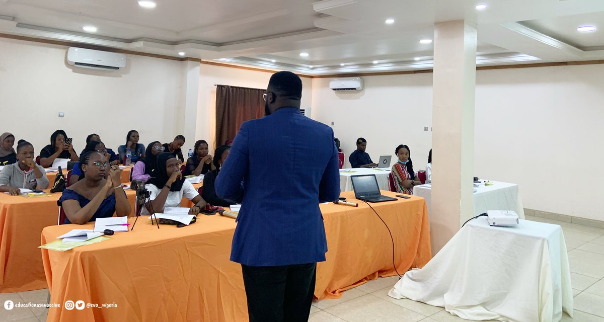 EVA_Nigeria's tweet photo. Day 2
Digital rights workshop for female campus journalists on the #SafetoSurf project
@AndyMadaki is sharing digital security tips that our campus journalists can practice to ensure their safety, protect their data, and interact on the internet without risk.
Cc @luminategroup https://t.co/QdpkHpzPeL