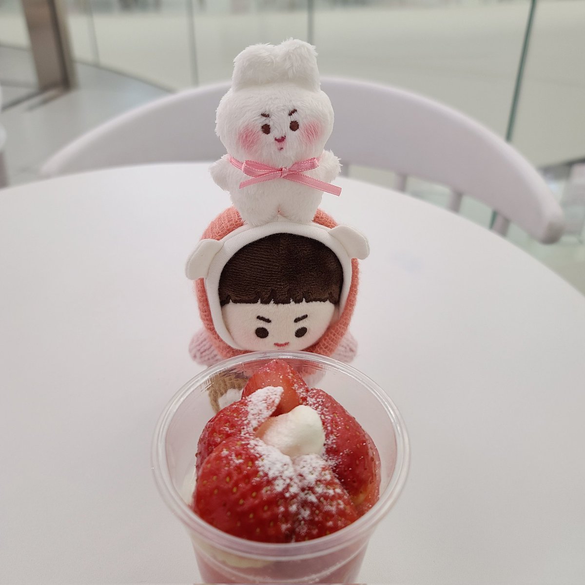 gooreumsomworld's tweet photo. 셍딸기아이뜨끄림🍓🍓
머꼬 말 테야👊🏻👊🏻👊🏻

#하끼 #초코셍이 
@milkywoony https://t.co/6adsUOw29g
