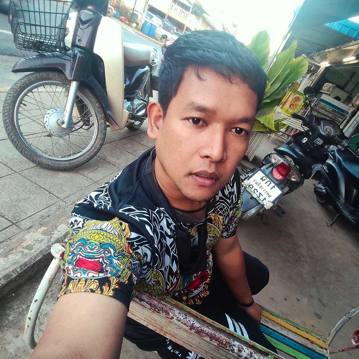 arm_za2532's tweet photo. #NewProfilePic https://t.co/McoL8frP1w