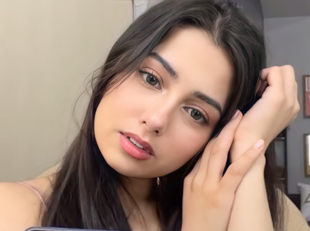 avhieyle's tweet photo. Did it hurt when you fell from heaven? @gomezshanaia https://t.co/ekvWCYL2Op