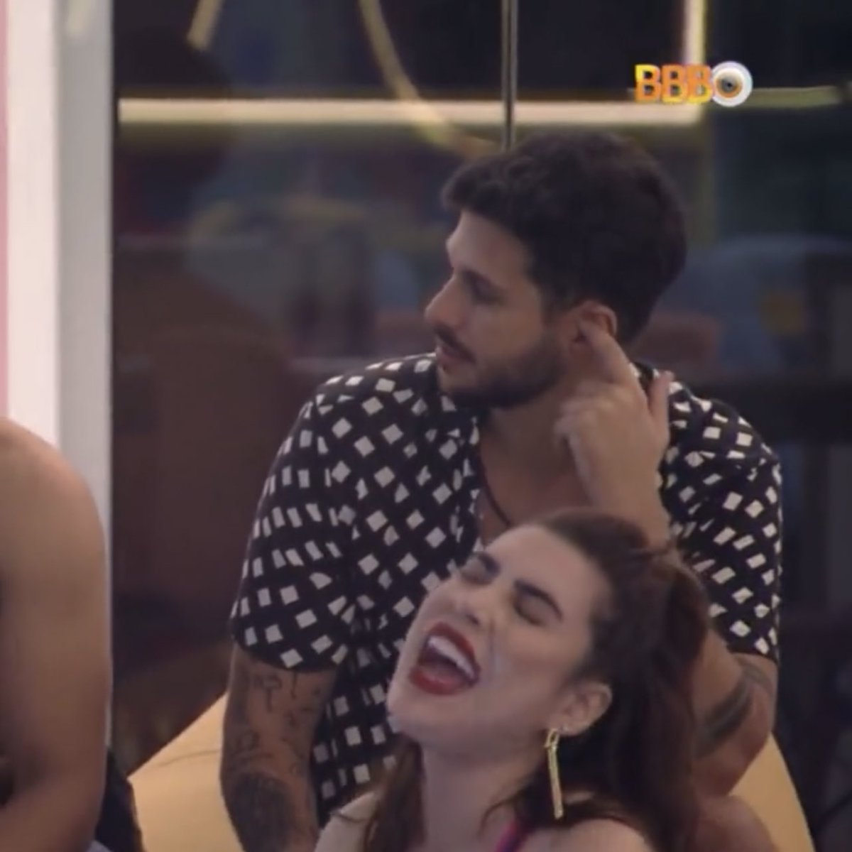 rodolpho's tweet photo. a imagem ao vivo do ranço sendo instalado #BBB22 https://t.co/q3z11VcDkr