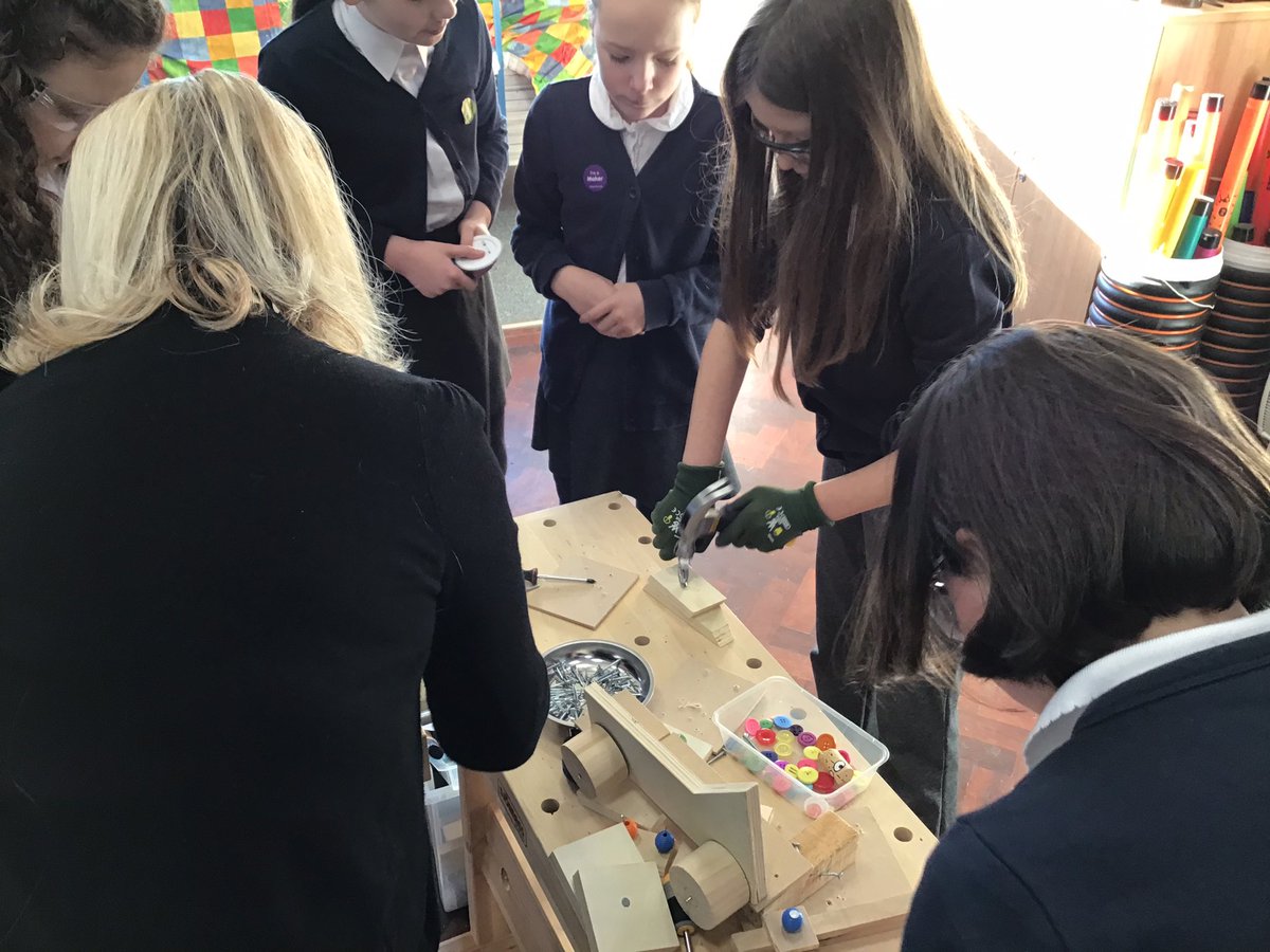 Maker_Futures's tweet photo. A great #Makerday @brockwelljunior . Fabulous resilience and #Maker mindset shown by pupils @PlayOsmo #woodwork #imovie #osmocoding https://t.co/JzatPhvsdu