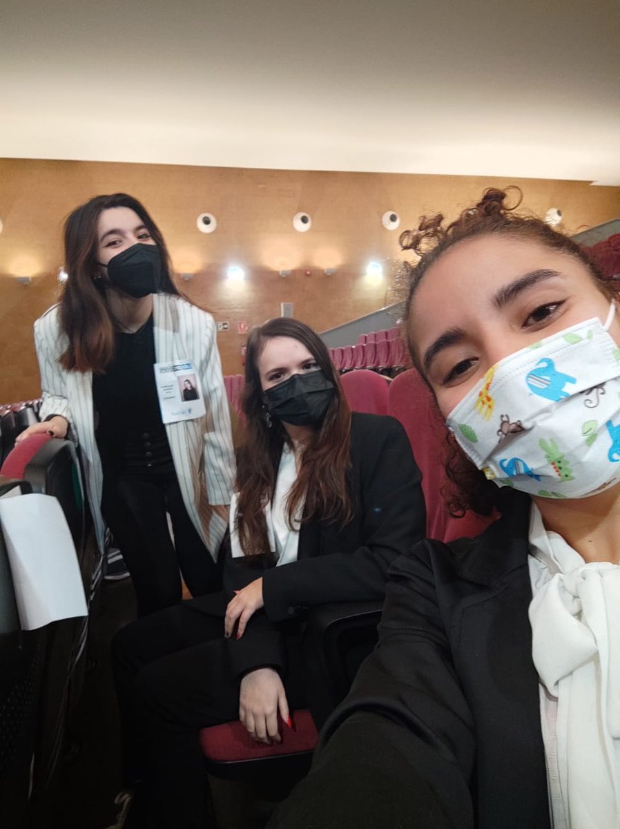 Llega el turno de <a href="/CallandoBocasOf/">Callando Bocas</a> . ¡Las siguientes en salir somos nosotras! 🤩🥳
Toda la suerte del mundo 🍀 <a href="/LabProCom/">LabProCom</a> #proyeccom22