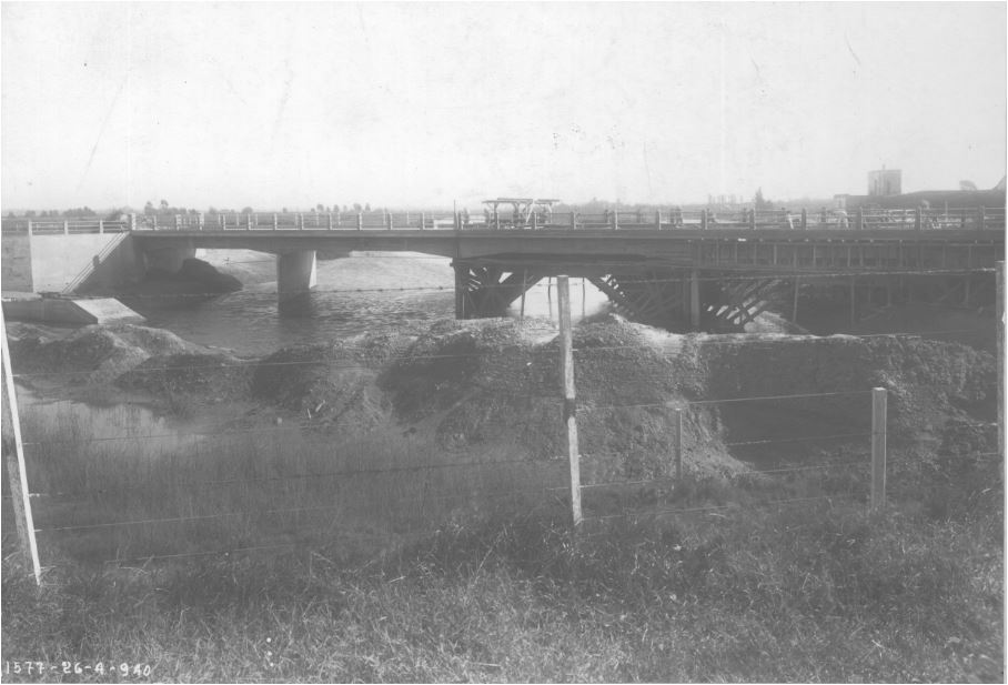arroyoslibres's tweet photo. #Entubamiento o #embovedamiento en castellano #canalização en portugués, #culvert en inglés, #canalisation #souterraine en francés.
📸 Arroyo Cildáñez, Vega x2 y White, en Buenos Aires. Décadas de 1930 y 1940.
#arroyoslibres https://t.co/bljOB5yowZ