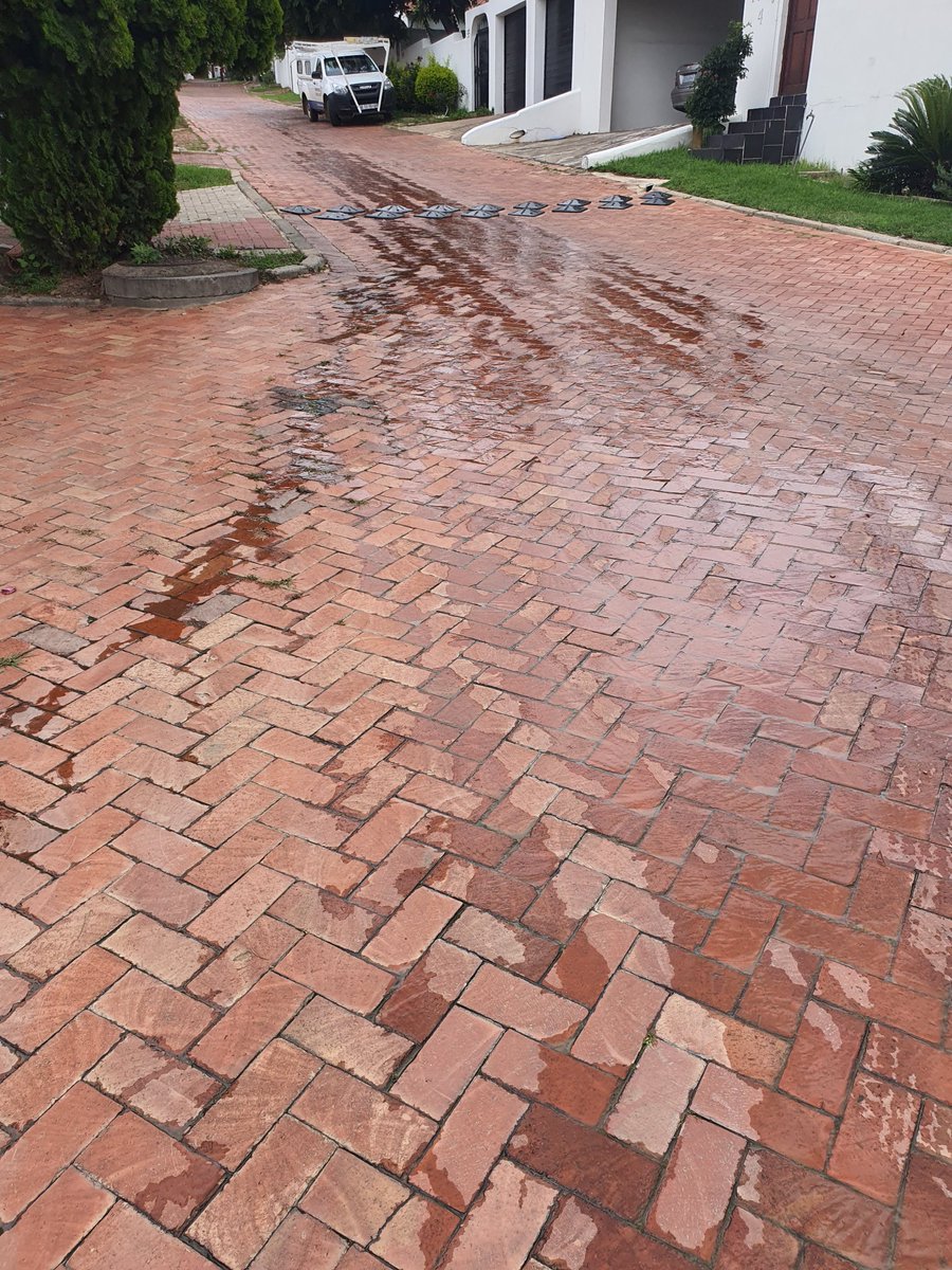 C0ffeeExchange's tweet photo. @JHBWater leak inside our complex. Lanzerote, 181 Derby Drive, Northriding. Been running for months. https://t.co/JEqgKwNc1M