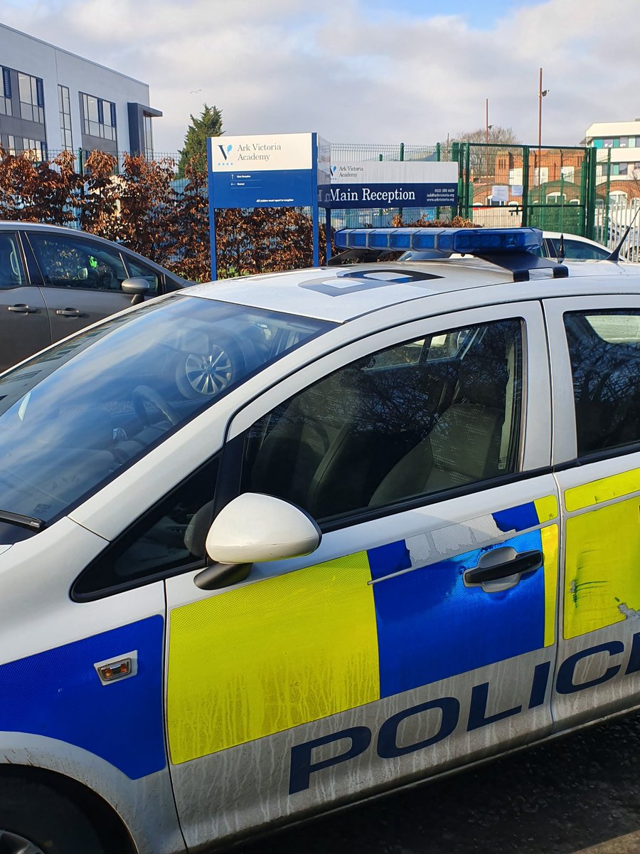 YardleyWMP's tweet photo. Officers from South Yardley are conducting a weapons search with the schools link officer at @ArkVicAcademy #BEmakingourcommunitiessafer #nothingfound https://t.co/DjI3Fyl3xD