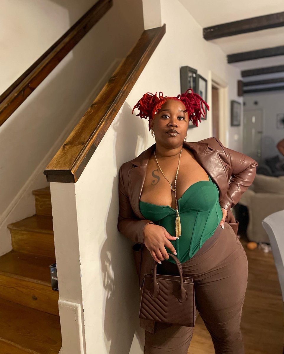 PrettyTuffBuff's tweet photo. Poison 😌🌱 https://t.co/dmJjpMJO75