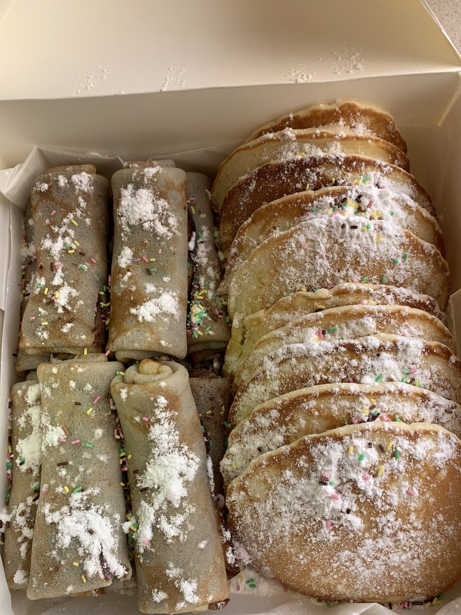 Crep_Syy's tweet photo. Box de douceurs ✨🥞🍫❤️de chez @Crep_Syy 
Vous pouvez composer la vôtre , la carte est épinglée😊
785429855

#sucrees
#crepes
 #nutella
 #pancakes

Bon mardi mes crêpes😘 https://t.co/0rRKlvB1dl