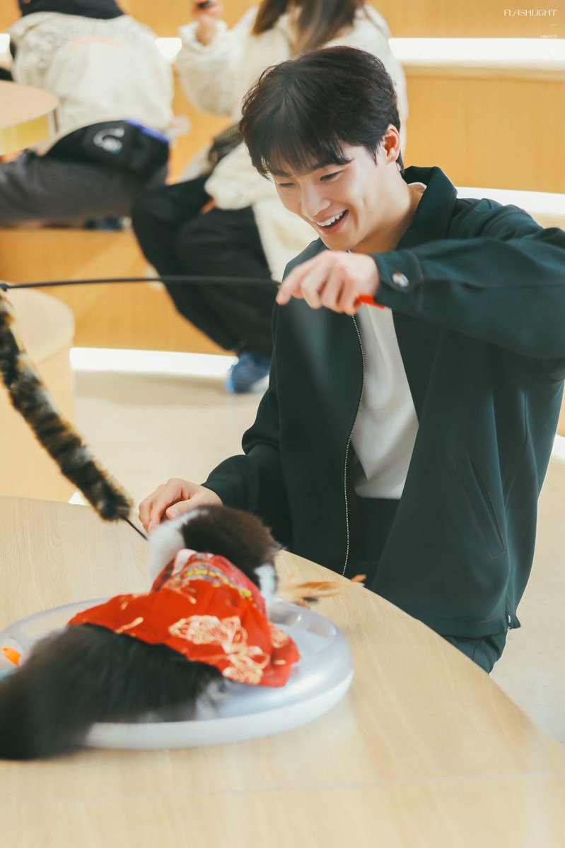 _Flashlight___'s tweet image. #YuGengyin #俞更寅 

2022/1/11

HD 4P
 
@yugengyin_0428