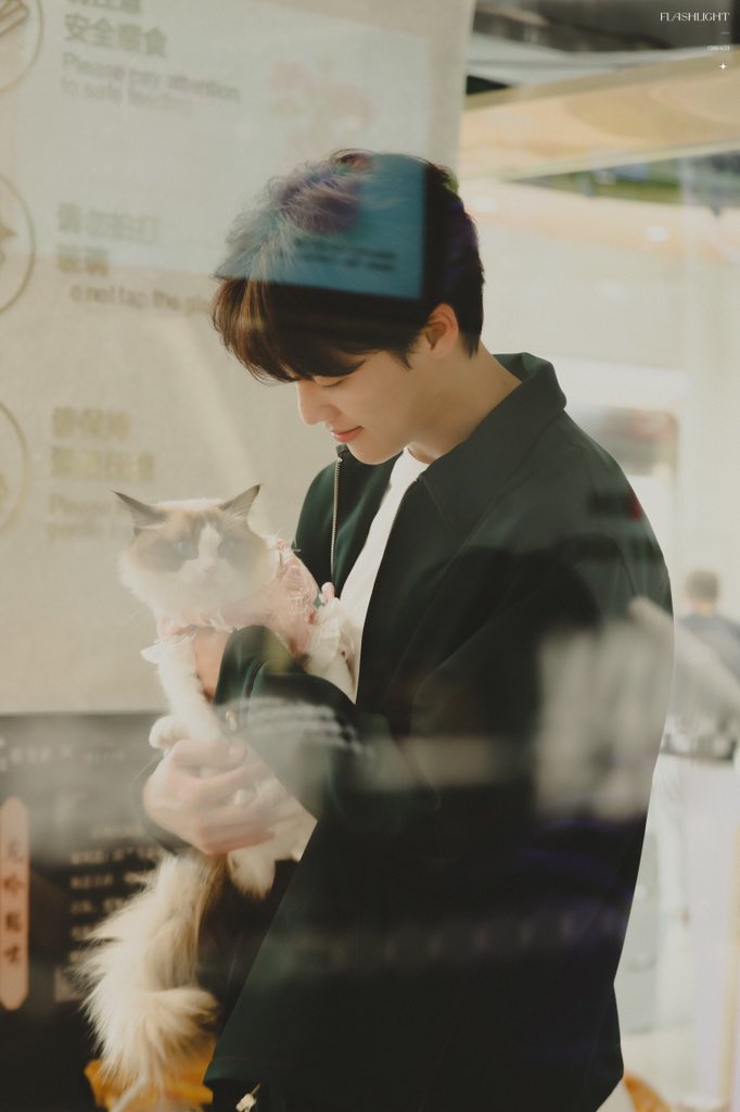 _Flashlight___'s tweet image. #YuGengyin #俞更寅 

2022/1/11

HD 4P
 
@yugengyin_0428