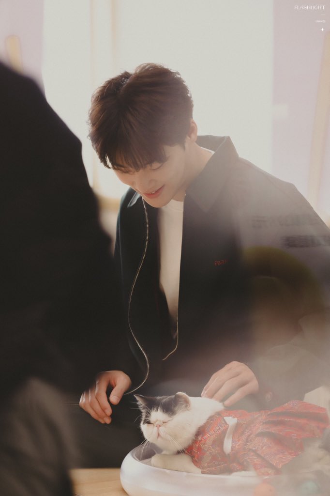 _Flashlight___'s tweet image. #YuGengyin #俞更寅 

2022/1/11

HD 4P
 
@yugengyin_0428