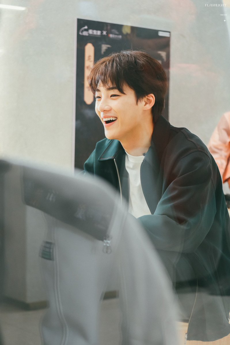 _Flashlight___'s tweet image. #YuGengyin #俞更寅 

2022/1/11

HD 4P
 
@yugengyin_0428