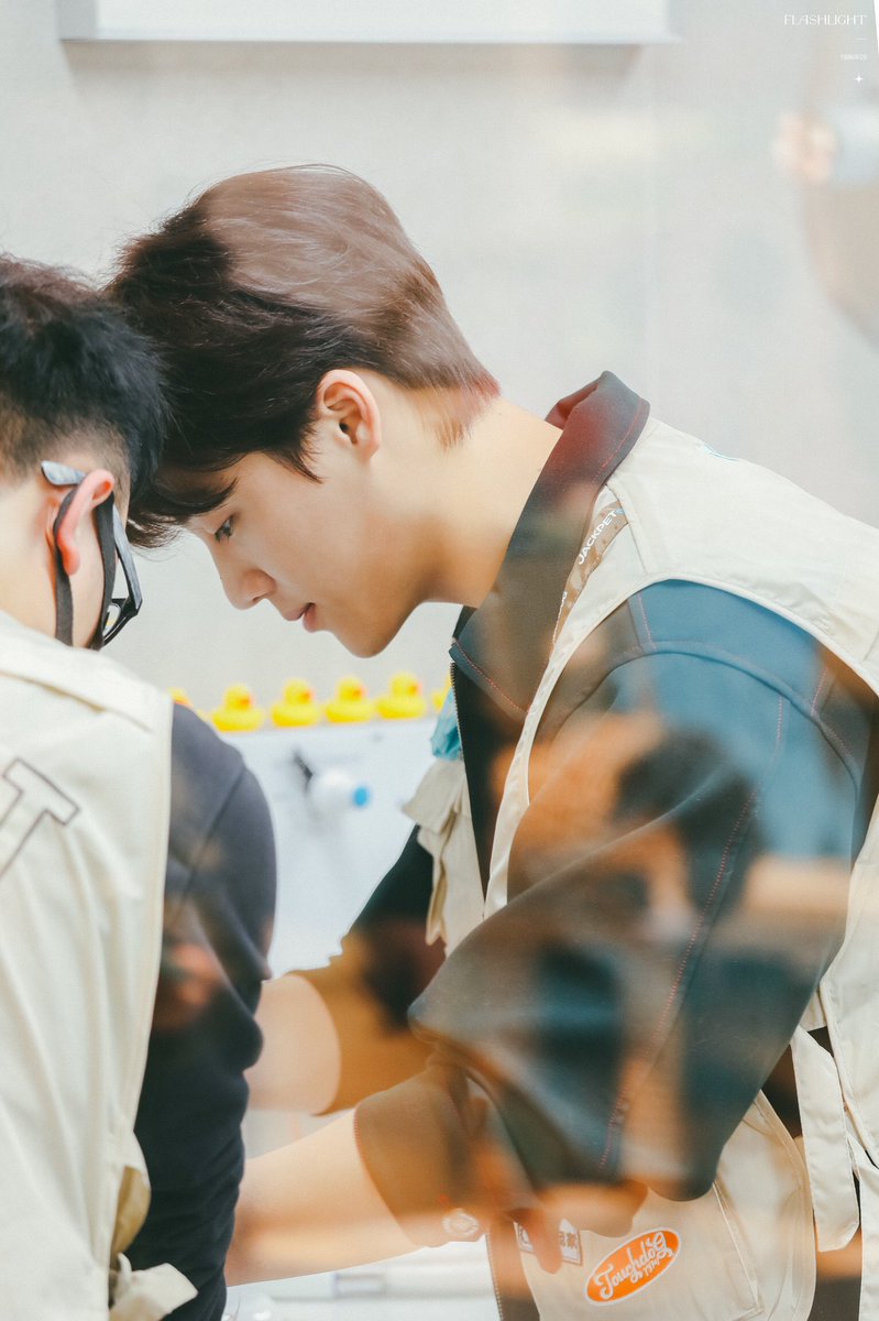 _Flashlight___'s tweet image. #YuGengyin #俞更寅 

2022/1/11

HD 4P
 
@yugengyin_0428