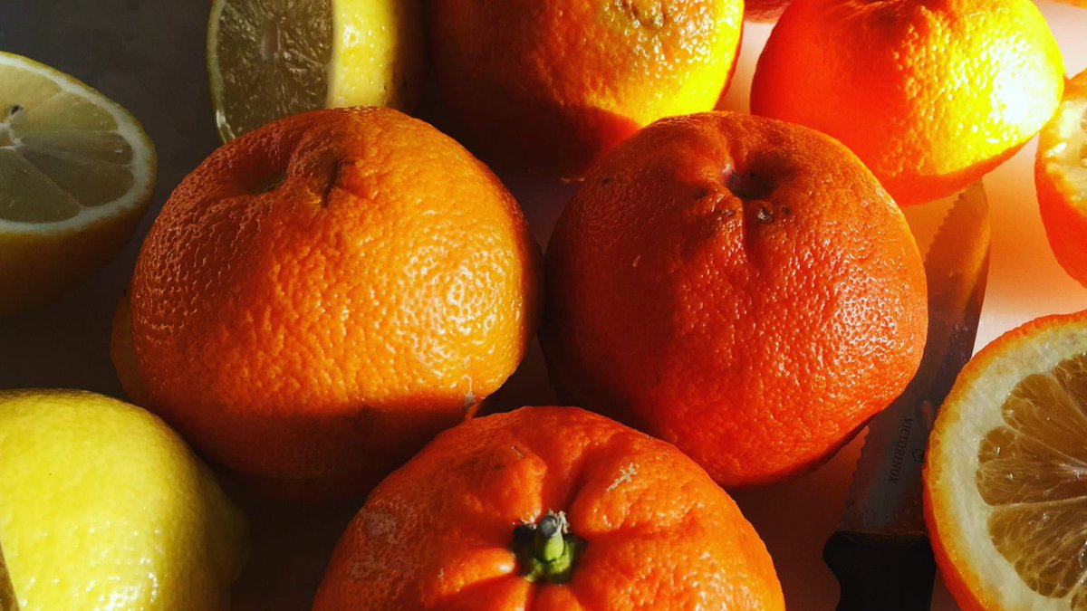 weebunsCS's tweet photo. At this time of year, one of my favourite things to make is Seville Orange Marmalade.🍊
Learn more about this delicious marmalade and how to make it on my website👉 https://t.co/fC3LACmzT4
#Marmalade #SevilleOranges #MakingMarmalade #RecipeOfTheDay #SevilleMarmalade https://t.co/7ejGhZENba
