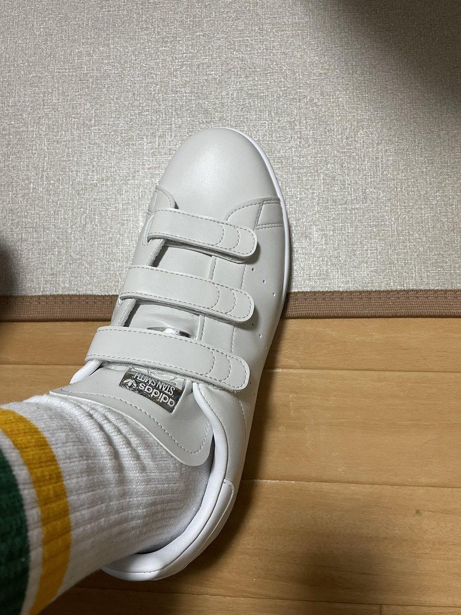 おしゃれアディダス買った https://t.co/9ejm8p0PTP