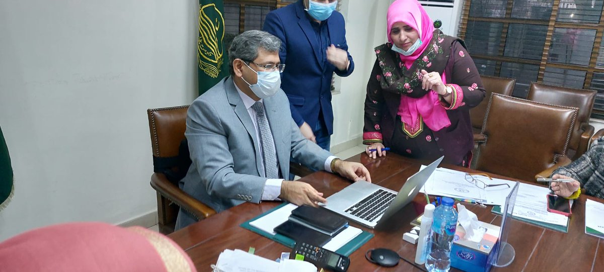 SHCMEHealth's tweet photo. @NEBPLahore
@Dr_YasminRashid
#Secretary #Specialized #Healthcare #Dr_Ahmad #Javed #Qazi https://t.co/JaHG8M6xWa