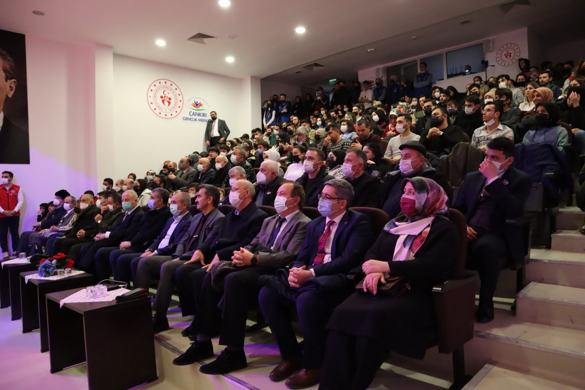 GSB_CankiriGM's tweet photo. Gençlik Merkezimizde Tiyatro Topluluğumuzun hazırladığı ''Mehmedim Üşüyor'' adlı tiyatro gösterimi ile Soğuğa yazılan destan, Sarıkamış Harekatı Şehitlerimizi andık.🇹🇷
#sarıkamış
@gencliksporbak 
@kasapoglu https://t.co/TxJnCQ3XtK