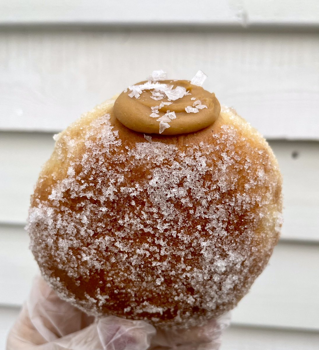 54% of you voted the flavour of our next baked doughnut should be Salted Caramel…your wish is our command 🪄
Filled with salted caramel, creme patissiere, rolled in sugar and topped with Maldon sea salt flakes 🙌 See you this weekend!

cinnamonsquare.com/product/baked-…