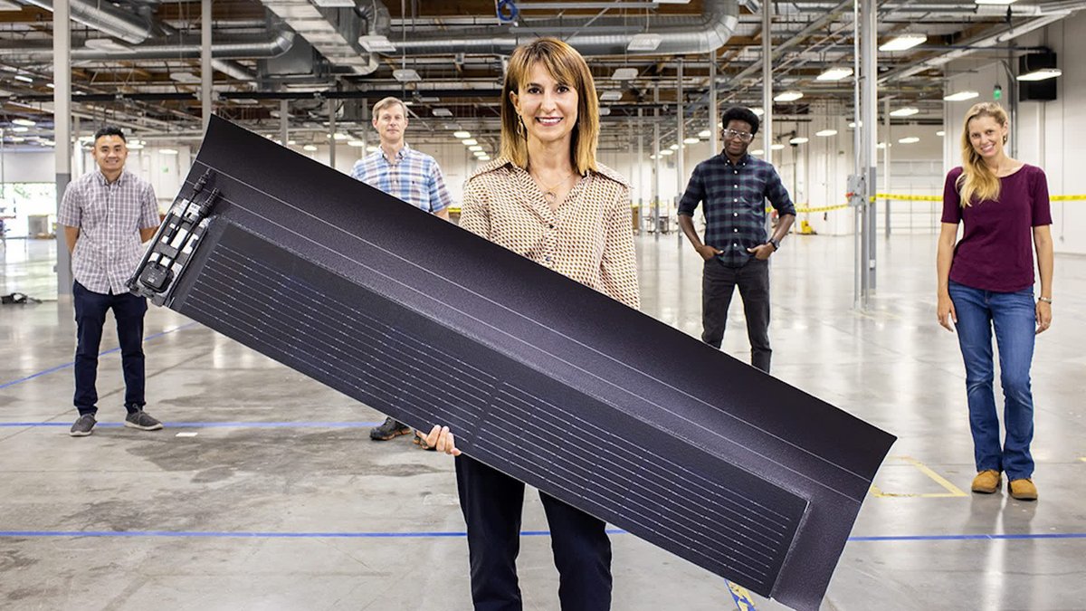 CicloVivo's tweet photo. #TelhaSolar fina e "pregável" ganha prêmio de #inovação - De fácil instalação, a #telha foi premiada na CES 2022 - uma das maiores feiras de #tecnologia do mundo.
https://t.co/FoQCcHwAg7 https://t.co/hPnbkjQ0ri