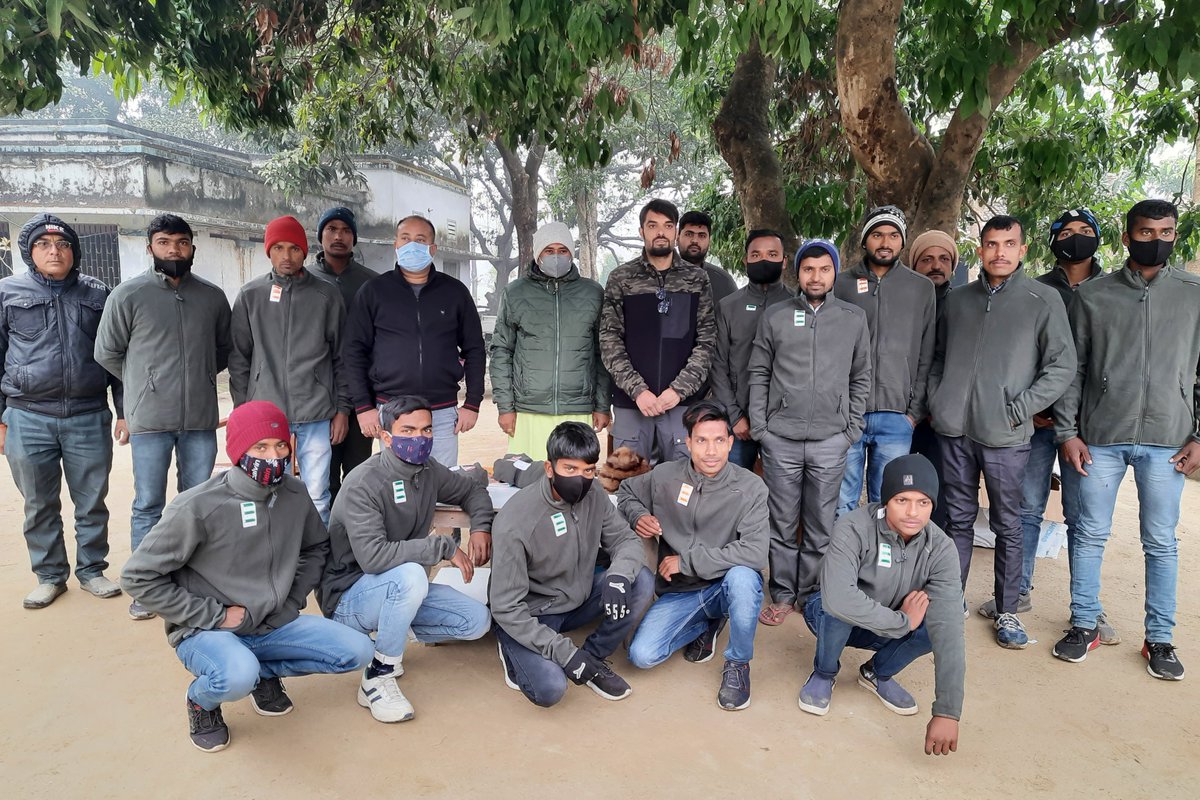 wti_org_india's tweet photo. Our network of Village #VigilanceVolunteers on the India Nepal border are always alert to any #wildlifecrime intelligence, infiltration or trespassing in the forest besides information on injured wild animals. Warm jackets help make their #antisnare walks comfy. #WTiatWork https://t.co/JqORoKsesX