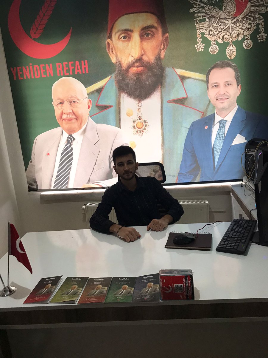 YenidenGenclik's tweet photo. Bügün ilçe nöbetcımız ilçe yönetim kurulu üyesi sayın HILMI  TALHA İNCE Haydi çay içmeye bekliyoruz. 
@melihguuner 
@DemirkolMucahid 
@EmrahPala0655 
@gencrefah 
@gencrefahankara https://t.co/4EPkzzoeyy