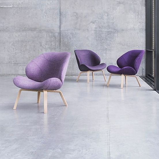 workrestplayni's tweet image. Ideal for a range of situations, Eden is a new and spacious chair with a soft and comfortable seat and backrest that allows for multiple seating positions...

#softseating #modernseating #design #chairs