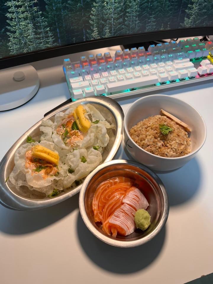 ChaiyoSalmon's tweet photo. 🐟🐟ภาพรีวิวโดยคุณลูกค้า คุณ 2002 คุณลูกค้านำซาชิมิของเราไปสร้างสรรค์เมนูต่างๆ คุณลูกค้าทำ ดูน่าทานมากเลย🤤🤤🧡🐟🙏
 ขอขอบคุณคุณ 2002  มา ณ ที่นี้ด้วยนะคะ https://t.co/pPcaawgWf4