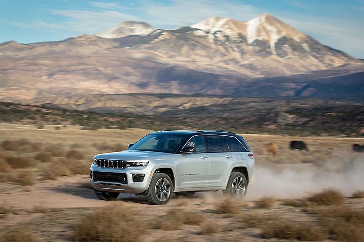 ClubAlfaIt's tweet photo. #Jeep Grand Cherokee richiamata in Germania #JeepGrandCherokee #RichiamiAuto https://t.co/LHHzKYF7hm https://t.co/H6WHVmVaG0
