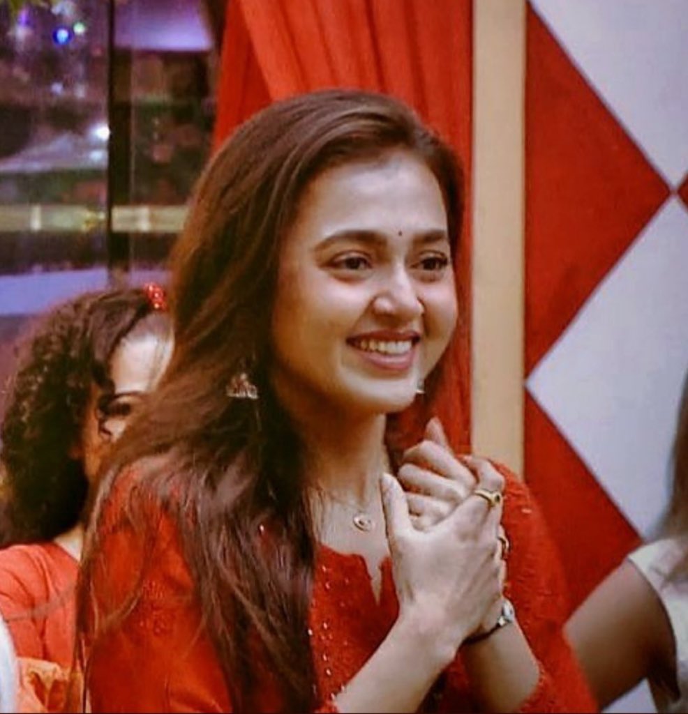 Shivam Bangwal (@shivam_bangwal) on Twitter photo βYou walk through life much easier with a smile on your face.β
#TejasswiPrakash <a href="/itsmetejasswi/">Tejasswi Prakash</a>β₯οΈ
#TejasswiIsTheBoss #TejRan
#BiggBossΒ Β #BiggBoss15 #BB15
#BBQueenTejasswi #TejaTroops βYou walk through life much easier with a smile on your face.β
#TejasswiPrakash <a href="/itsmetejasswi/">Tejasswi Prakash</a>β₯οΈ
#TejasswiIsTheBoss #TejRan
#BiggBossΒ Β #BiggBoss15 #BB15
#BBQueenTejasswi #TejaTroops