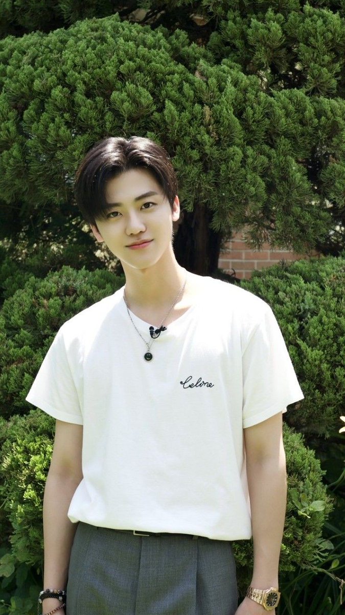 พี่เฟรนด์' รูปหล่อ'ออ  ได้เพิ่ม 1 รูปภาพใหม่

เมื่อสักครู่  🌏

ทุกคนทำอะไรอยู่ครับ ผมออกมารับลมที่สวนหน้าบ้าน เย็นสบายตามสไตล์

❤️😯👍🏻 5.8 M