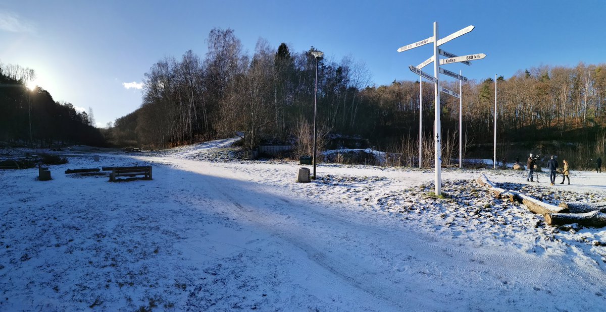 Polanka Redłowską pozostanie zielona. Prezydent Gdyni <a href="/W_Szczurek/">WojciechSzczurek</a> zdecydował że miasto nie sprzeda jej pod inwestycje. Część która wg różnych założeń mogła być terenem pod hotel albo baseny, stanie się przedłużeniem polany pinknikowej  #wgdyni <a href="/TOKFM_NEWS/">Informacje TOK FM</a>