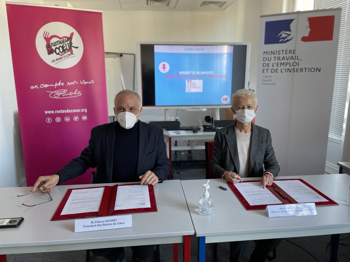 restosducoeur's tweet photo. Matinée consacrée à l’insertion par l’#emploi aux Restos en présence de la Ministre déléguée à l’insertion @KlinkertBrigitt : signature d’une convention de partenariat pour développer l’accès à l’emploi, présentation des actions et du projet « 100 % inclusion ». https://t.co/SuT5ISmz4O
