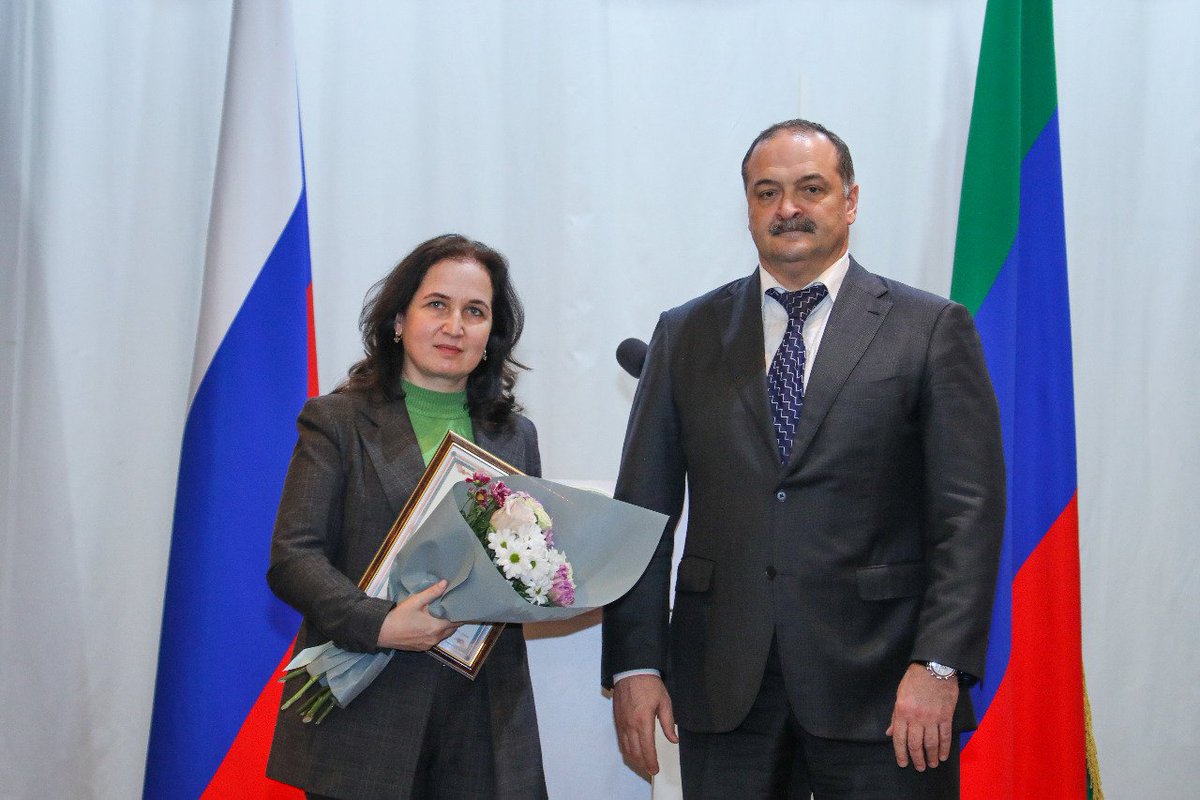 Преподаватели кафедры английского языка Лейла Тетакаева и Анжелика Бахмудова стали победителями конкурса грантов Главы республики Дагестан в области образования и науки.