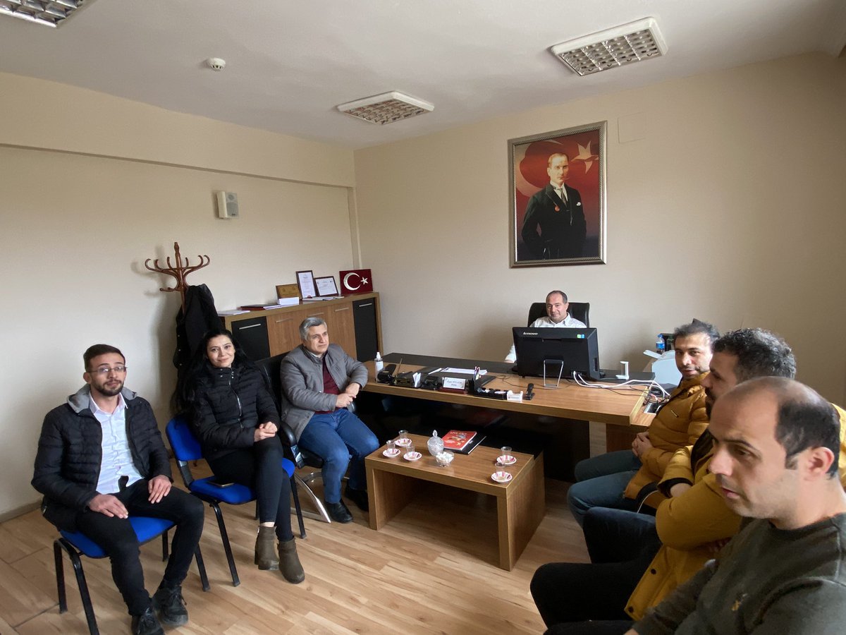 Siirt Beyazay Derneği tarafından okulumuz Özel Eğitim Sınıfına çeşitli materyal ve oyuncak yardımı yapıldı. Siirt Beyazay Derneği Başkanı Sn. İsmail DÜLEK başta olmak üzere tüm üyelerine teşekkür ederiz. @BeyazaySiirt <a href="/dnzdp1979/">Deniz Edip</a>  <a href="/bahattinelik6/">bahattin çelik</a> <a href="/SiirtValiligi/">Siirt Valiliği</a> <a href="/tillokaymakam/">Tillo Kaymakamlığı</a>