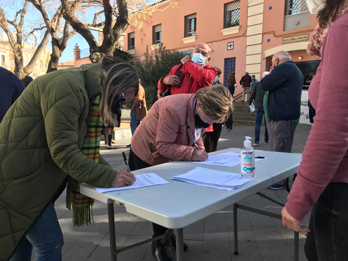 CiudadUtrera's tweet photo. 🔹Seguimos recogiendo firmas en contra de la adscripción hospitalaria de Utrera al Hospital de Valme.
#HVRUtrera #UtreraFutura https://t.co/VVOP5dUyGA