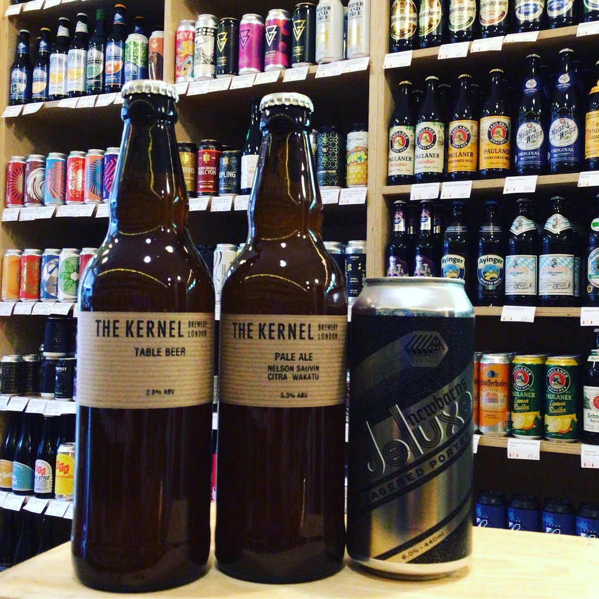 GoodSpiritsCoWB's tweet photo. A small but delicious delivery of beer today🍻two fresh brews from @kernelbrewery and lagered porter from @NewbarnsBrewery 

#craftbeer #amazingbeer #tablebeer #paleale #porter #galaxy #nelsonsauvin #citra #wakatu #hops #beeroclock https://t.co/YNmPGbLni1