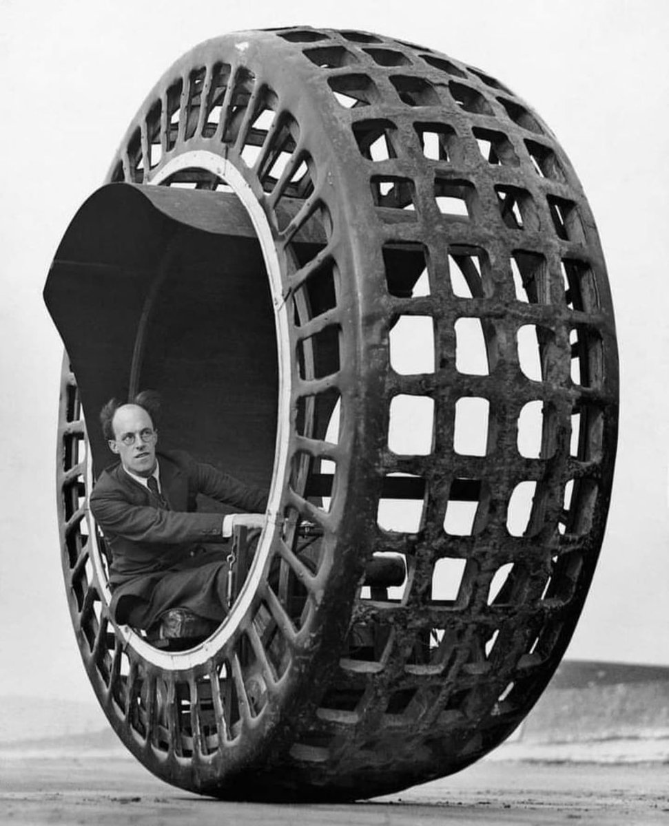 MobilityUrban's tweet photo. Depuis 1930, nos #gyroroues ont bien évolué et on adore ! 😍
En 2022 nous avons droit à des modèles électriques, compactes, puissants et au design futuriste. 

Alors êtes-vous prêts à craquer pour cette #mobilité ?! #solutionEDPM @wena_black @euc_on @yasoufanboi @GirolletMarc https://t.co/EtUWZ1oRGm