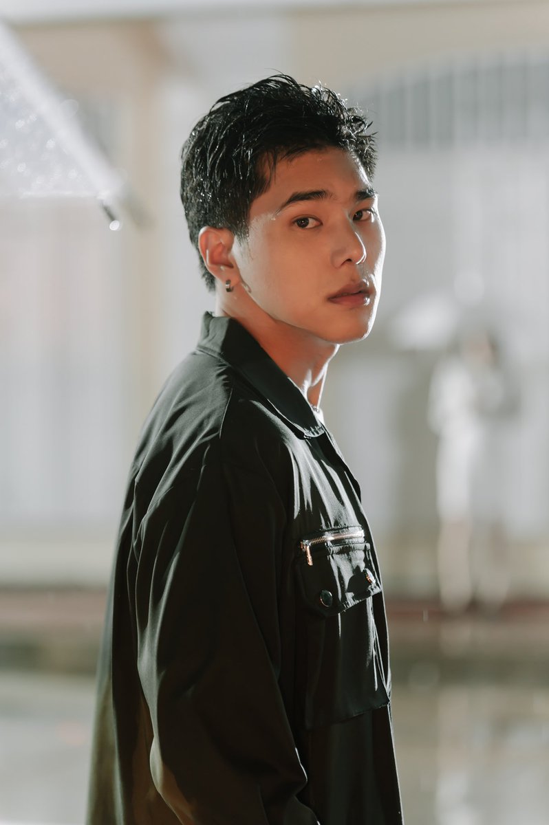 macphasakorn's tweet photo. who else love that earthy smell when rain hits the ground ? 🌧🌧🌧
eu gosto quando chove
#heartbyhearttheseries #teamfoon #maracmac https://t.co/YkF2pP8iYY