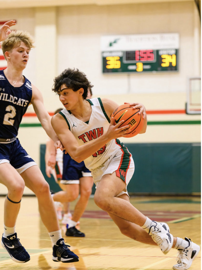 🏀It’s GAME DAY!🏀
Grand Oaks comes to The Woodlands tonight:
⏰4:00 Sophomores &amp; Freshman Green
⏰5:00 JV &amp; Freshman Red
⏰7:00 Varsity
Go Highlanders!💚🏀❤️