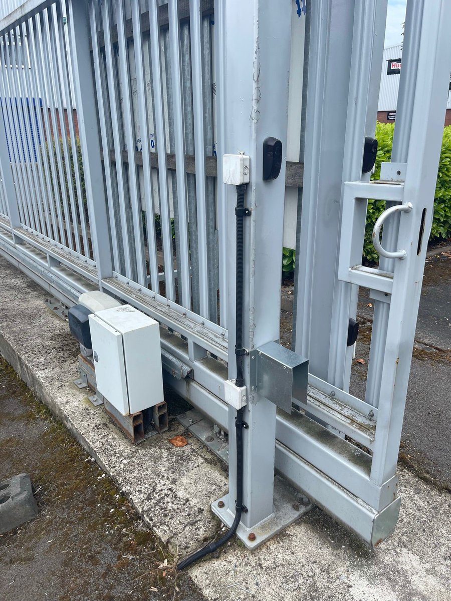 Gate upgrade today to what was originally a complete health and safety non compliance gate. New encoded motor, safety edges installed. All programmed and wired to comply with DHF TS 011:2018 codes of practice.