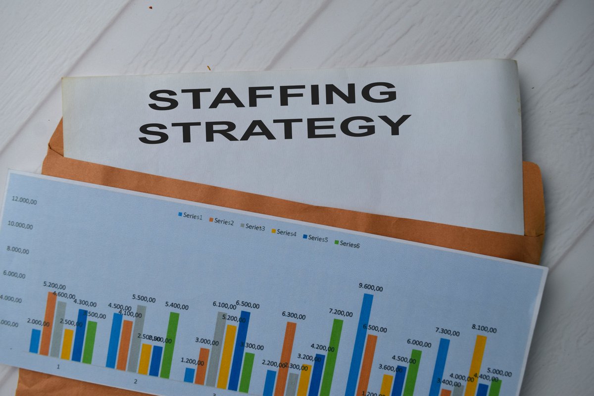 Navigating healthcare staffing challenges: 3 execs share their strategies. Learn more - locumconnections.com/navigating-hea… #locumtenens #locumjobs #locums #locumdoctors #physicians #healthcareindustry #locumlife #locums #healthcareanalytics #healthcarejobs #healthcare #nurses #recruiting