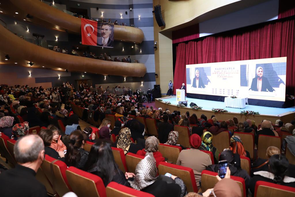 AKKADINGM's tweet photo. “Kadın Emeği Türkiye’nin İstikbali” buluşmalarımızın 41'inci durağı İzmir📍

Üretim çemberine emeğiyle dahil olmak isteyen kadınlar için buradayız. Devlet hibe, fon ve kredilerini, girişimci kadınların başarı öyküleriyle anlatıyoruz. @Akkadinizmir

#KadınlarlaBüyükTürkiyeYolunda https://t.co/dnKu5EEIAP