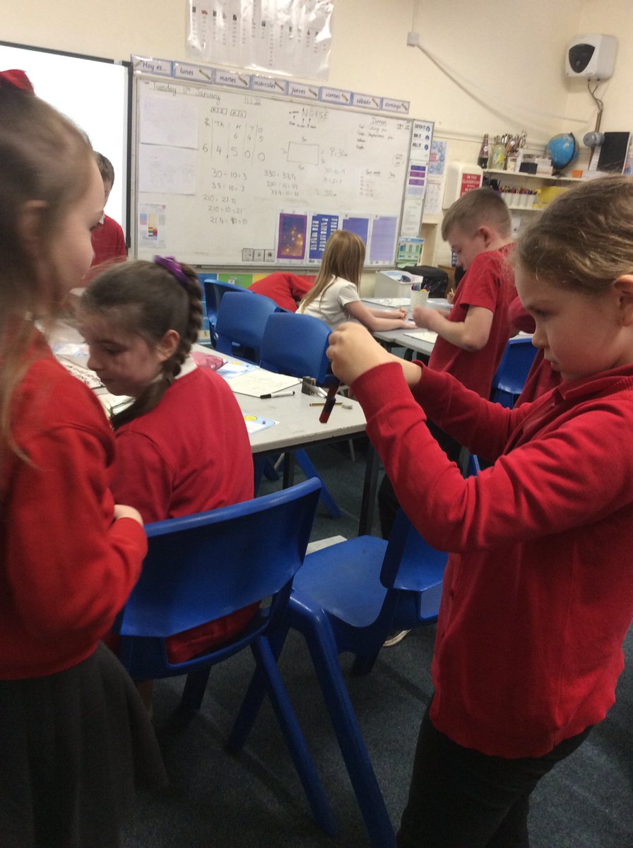 MrsC_017's tweet photo. Fossgate have loved investigating magnets! We were amazed at their 'magic'. Learning some new language for learning - attract, repel, poles, magnetic and not magnetic! @HaxbyRoad @mrsdpriscience #HRSci #handsonmindson 🧠 #curiousityiskey🔑 #languageforlearning🗨️ https://t.co/DW9ygkdPDu