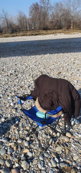 Bas_contrario's tweet photo. #Draghistan
Un'altra punizione rovinata dal caldo!!!
Birra fresca, sole, cibo! io pranzo #SEDUTO
Qua non c'è nessuno: #IoSonoFuoriGregge https://t.co/22omUMTLXG